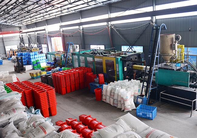 吹塑托盤和注塑托盤的區(qū)別有哪些?