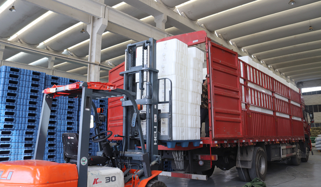 打鐵必須自身硬，質(zhì)量好的塑料托盤有什么要求？