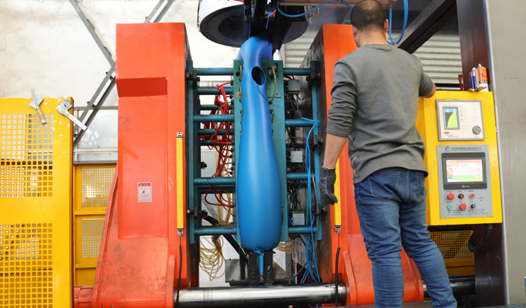 曝光!吹塑托盤生產廠家生產過程竟是如此! 曝光!吹塑托盤生產廠家生產過程竟是如此!