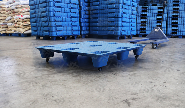 大開腦洞！給九腳吹塑托盤加輪子，想不到吧！