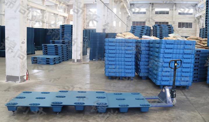 大開腦洞!給九腳吹塑托盤加輪子,想不到吧! 大開腦洞!給九腳吹塑托盤加輪子,想不到吧!